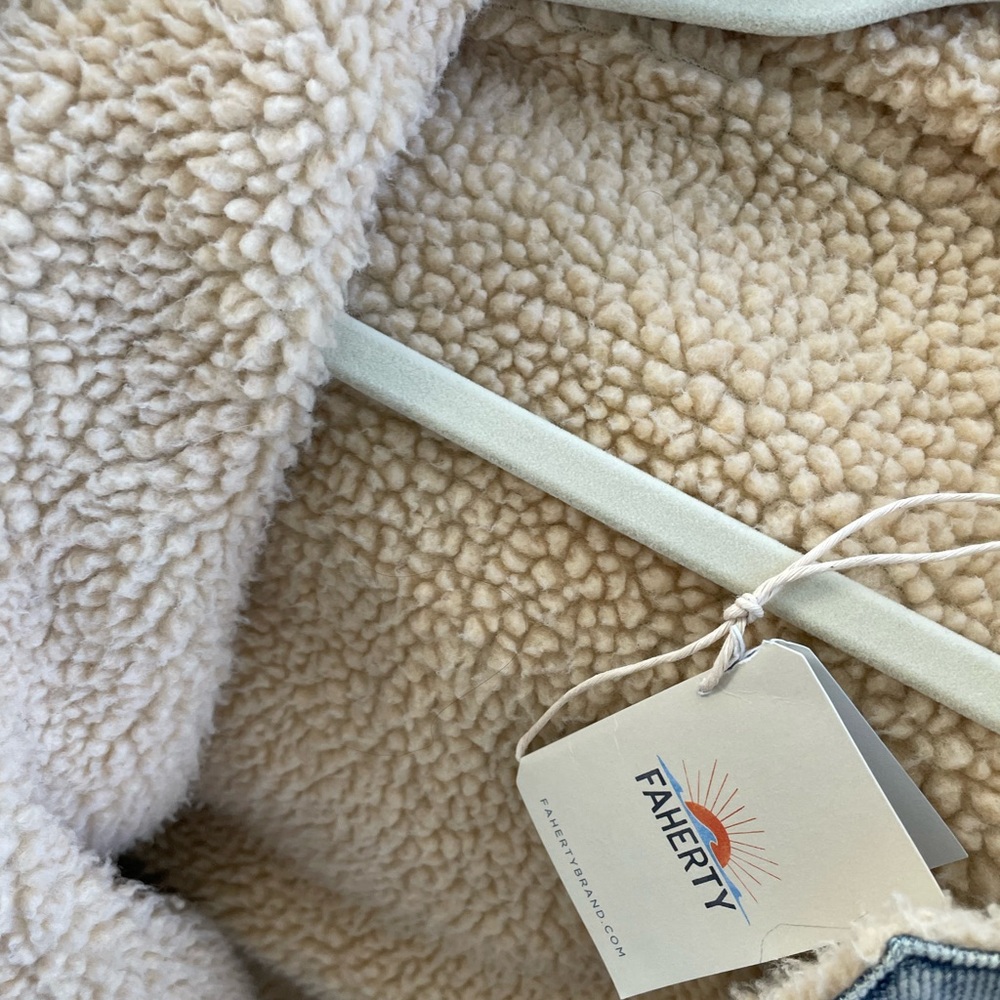 Nwt Faherty Jean Jacket With Sherpa Lining - image 4